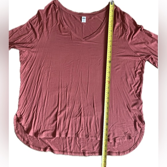 Old Navy Women's Long Sleeve V-Neck Luxe Top - Mauve. Size XXL - Picture 3 of 6